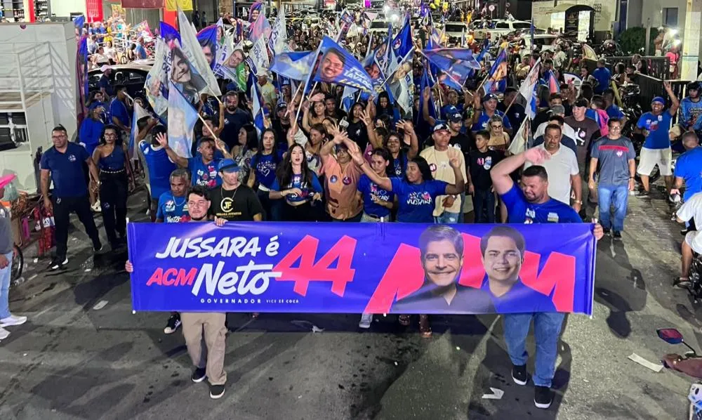 Tacinho reúne grande caravana de Jussara e mostra força política em Irecê